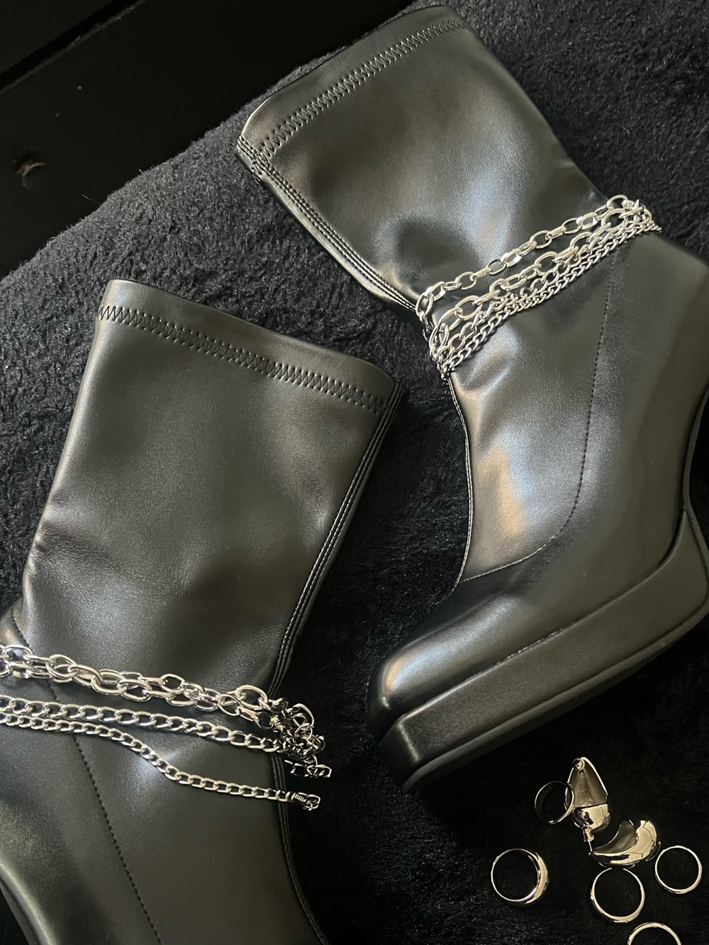 Silver boot shoe chains